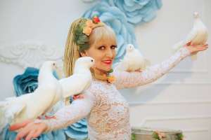 Шоу номер с голубями для свадьбы в Алматы Казахстан